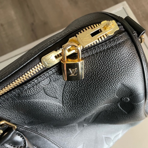 Louis Vuitton weekend bag. Out of stock online and in stores - Picture 5 of 10